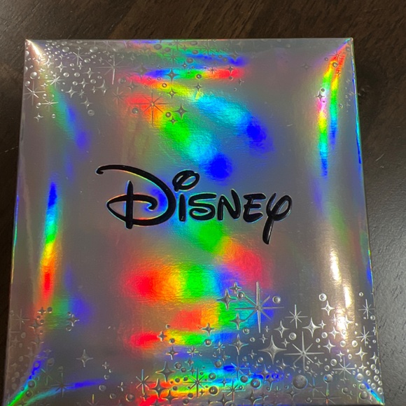 Disney Holiday Bracelet - Picture 2 of 6